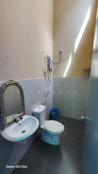 Rumah Teres 2 Tingkat untuk Disewa di Taman Chemor Idaman (Chemor) - Rina Omar - Bathroom - PropertyGuru.com.my