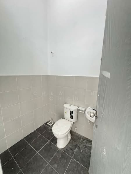 Rumah Teres 2 Tingkat untuk Disewa di Iskandar Puteri (Nusajaya) (Johor) - Chew Yun Chan - Bathroom - PropertyGuru.com.my