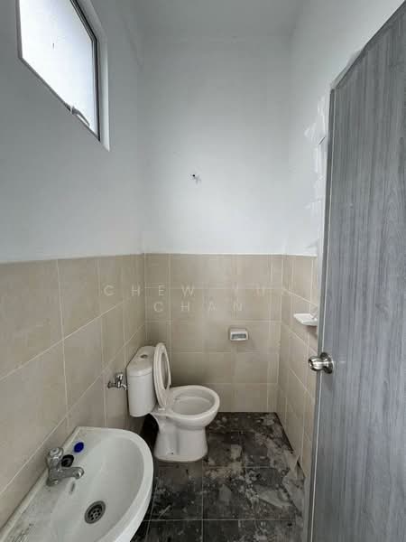 Rumah Teres 2 Tingkat untuk Disewa di Iskandar Puteri (Nusajaya) (Johor) - Chew Yun Chan - Bathroom - PropertyGuru.com.my