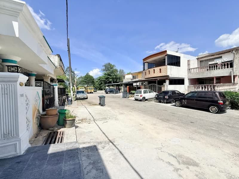 Rumah Teres untuk Dijual di Senawang (Negeri Sembilan) - Nazrin Hakimin - Exterior - PropertyGuru.com.my