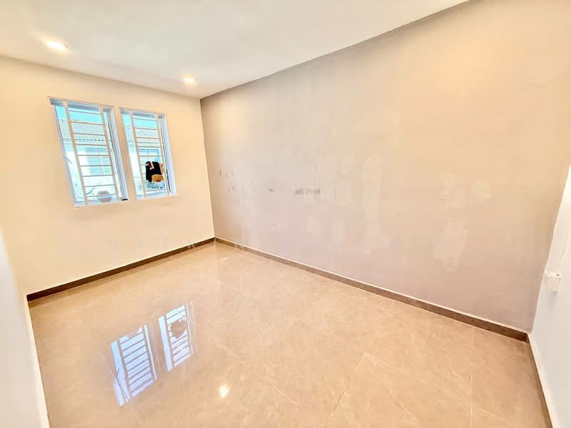 Rumah Teres untuk Dijual di Senawang (Negeri Sembilan) - Nazrin Hakimin - PropertyGuru.com.my