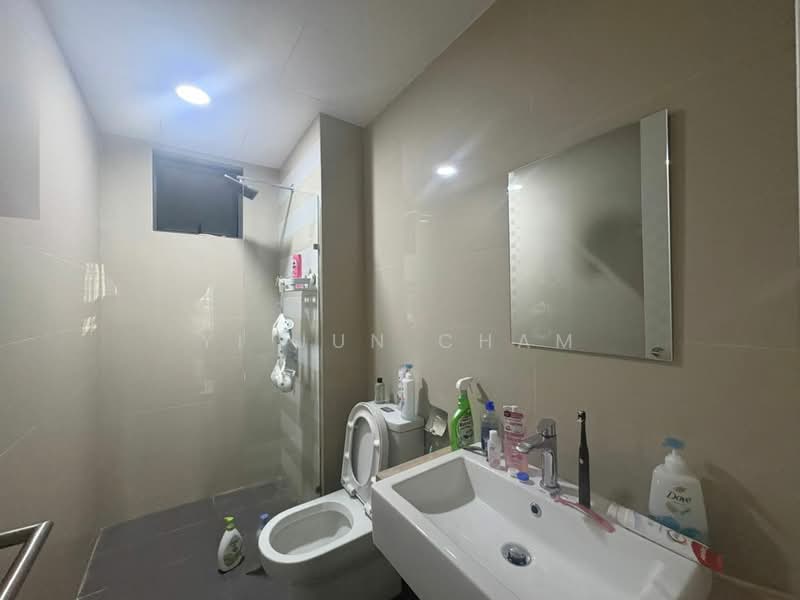 Servis Apartment untuk Dijual di United Point (Residensi Berpadu) - Yi Jun Cham - Bathroom - PropertyGuru.com.my
