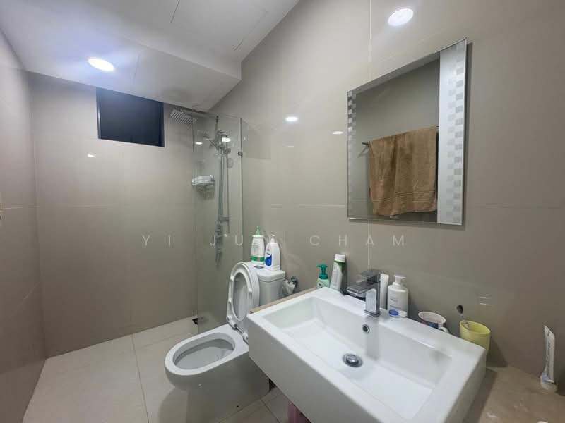 Servis Apartment untuk Dijual di United Point (Residensi Berpadu) - Yi Jun Cham - Bathroom - PropertyGuru.com.my