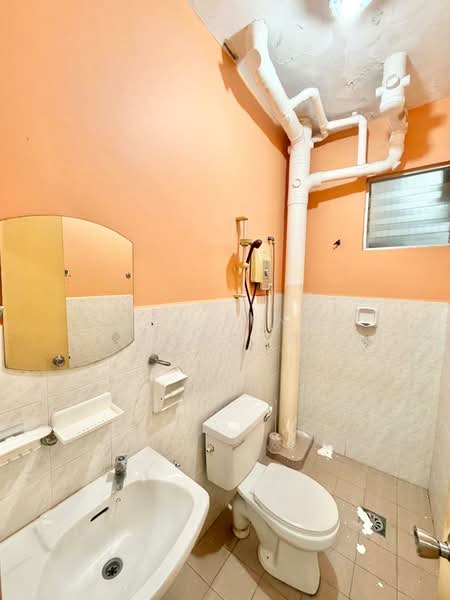 Apartment for Sale at Taman Tampoi Indah - Suk Teng Choong - Bathroom - PropertyGuru.com.my