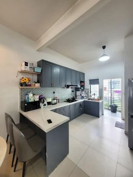 Rumah Teres 2.5 Tingkat untuk Dijual di Taman Cahaya Alam (Shah Alam) - Ali Idris - Kitchen - PropertyGuru.com.my