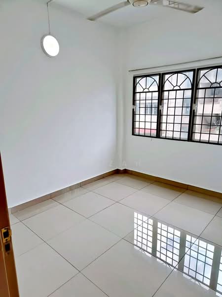Rumah Flat untuk Disewa di Taman Angsana Hilir - Hamizah . - PropertyGuru.com.my