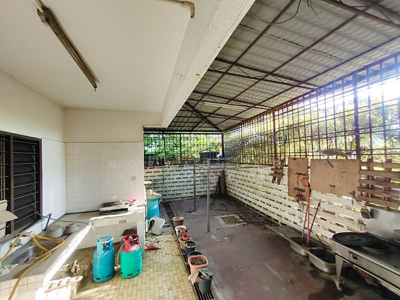 Rumah Banglo untuk Dijual di Seksyen 11 (Shah Alam) - NORFADILAH ZAINUDDIN - Kitchen - PropertyGuru.com.my