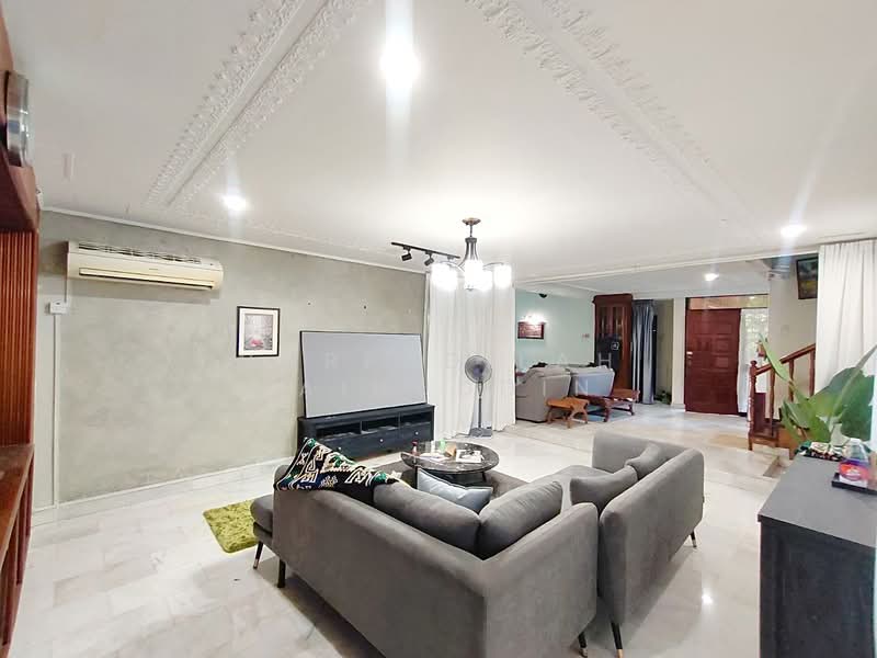 Rumah Banglo untuk Dijual di Seksyen 11 (Shah Alam) - NORFADILAH ZAINUDDIN - Living Room - PropertyGuru.com.my