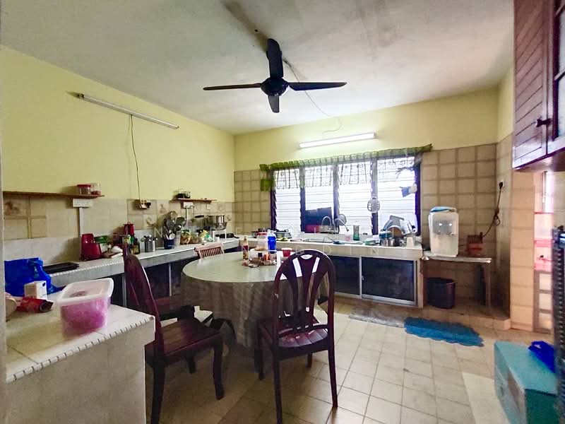 Rumah Banglo untuk Dijual di Seksyen 11 (Shah Alam) - NORFADILAH ZAINUDDIN - Kitchen - PropertyGuru.com.my