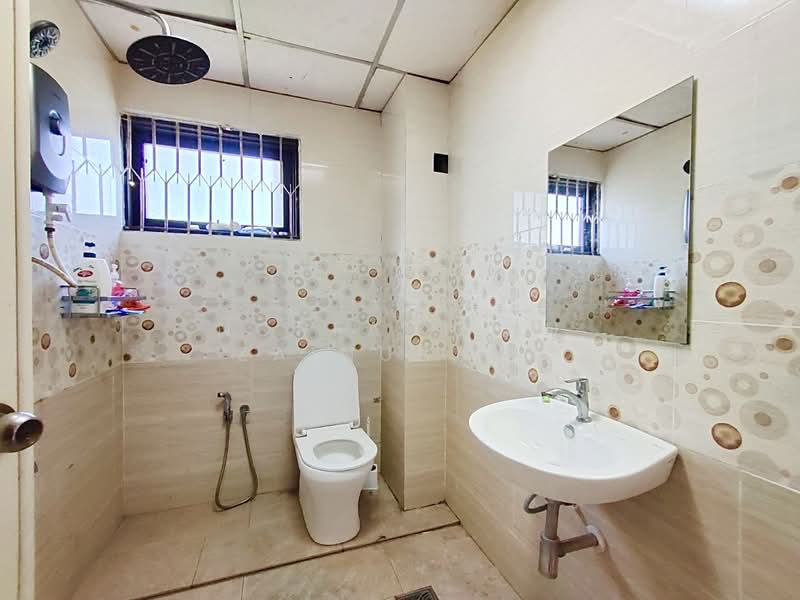 Rumah Banglo untuk Dijual di Seksyen 11 (Shah Alam) - NORFADILAH ZAINUDDIN - Bathroom - PropertyGuru.com.my