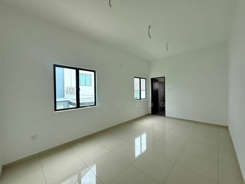Rumah Berkembar untuk Dijual di Taman Scientex Rawang (Rawang) - May Liong - Interior - PropertyGuru.com.my