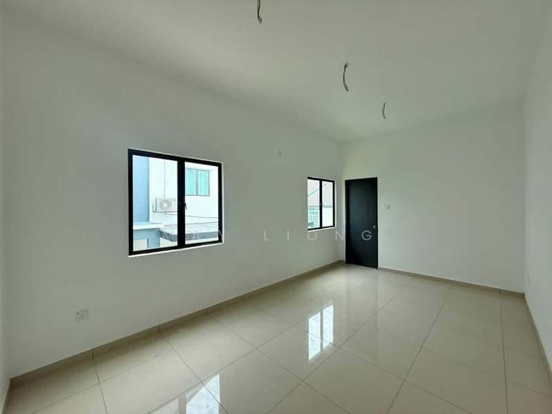 Rumah Berkembar untuk Dijual di Taman Scientex Rawang (Rawang) - May Liong - Interior - PropertyGuru.com.my