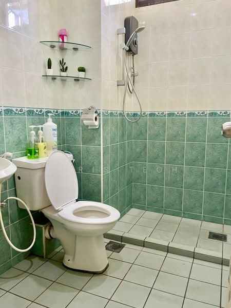 Rumah Berkembar untuk Dijual di Batu Ferringhi (Penang) - Chris Teoh - Bathroom - PropertyGuru.com.my