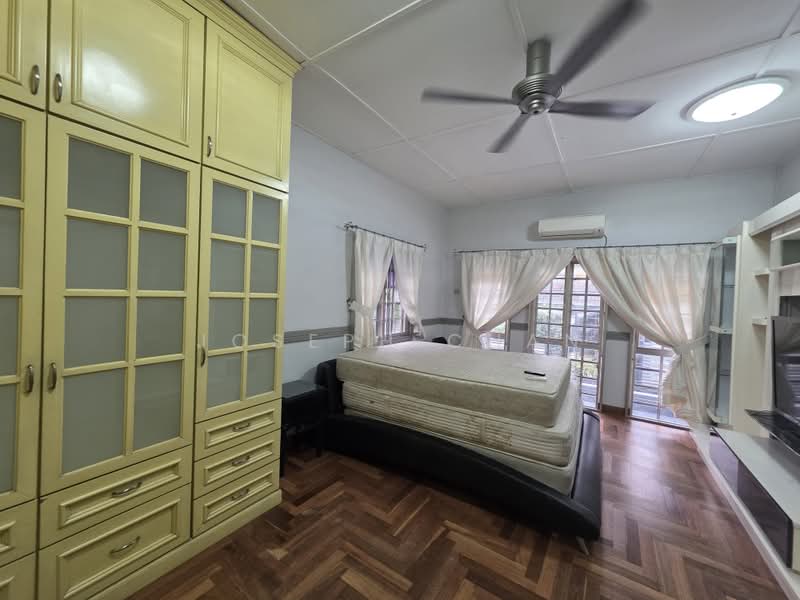Rumah Berkembar untuk Dijual di Seksyen 9 (Shah Alam) - Joseph Chan - Master bedroom - PropertyGuru.com.my