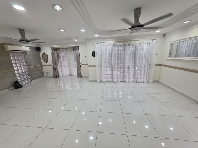 Rumah Berkembar untuk Dijual di Seksyen 9 (Shah Alam) - Joseph Chan - Living Room - PropertyGuru.com.my