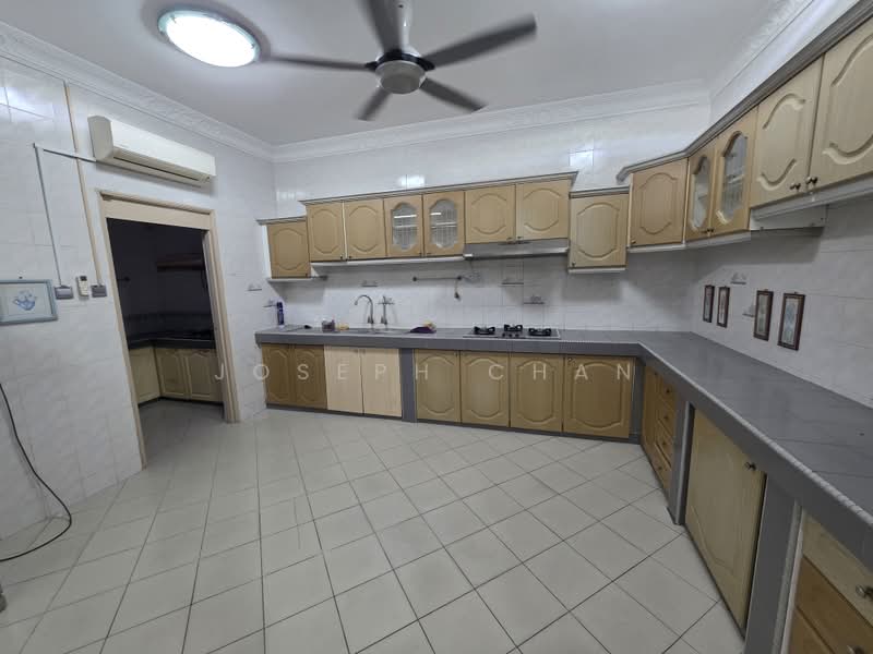 Rumah Berkembar untuk Dijual di Seksyen 9 (Shah Alam) - Joseph Chan - Kitchen - PropertyGuru.com.my