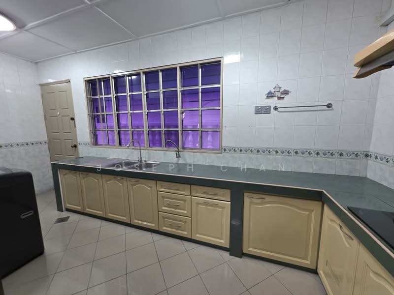 Rumah Berkembar untuk Dijual di Seksyen 9 (Shah Alam) - Joseph Chan - Back yard - PropertyGuru.com.my