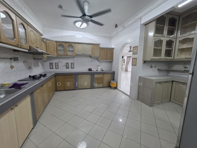Rumah Berkembar untuk Dijual di Seksyen 9 (Shah Alam) - Joseph Chan - Kitchen - PropertyGuru.com.my