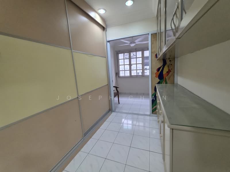 Rumah Berkembar untuk Dijual di Seksyen 9 (Shah Alam) - Joseph Chan - Downstairs room - PropertyGuru.com.my