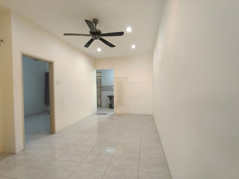 2-storey Terraced House for Sale in Taman Pengkalan Tiara (Ipoh) - Qazin Khoo - Living Room - PropertyGuru.com.my