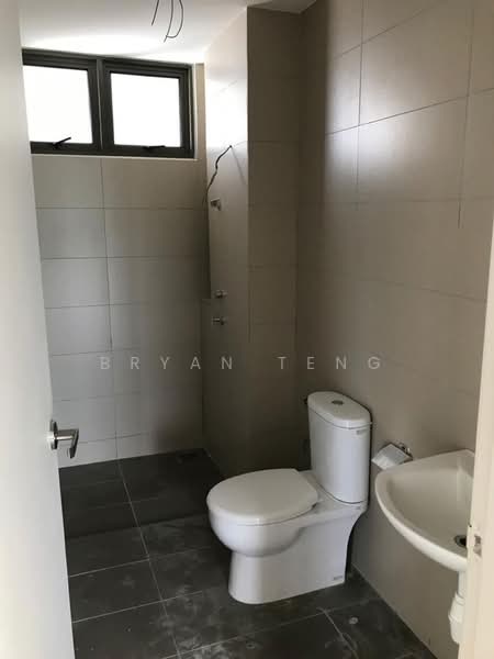 Kondominium untuk Dijual di Skycube - Bryan Teng - Bathroom - PropertyGuru.com.my