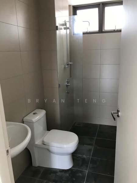 Kondominium untuk Dijual di Skycube - Bryan Teng - Bathroom - PropertyGuru.com.my