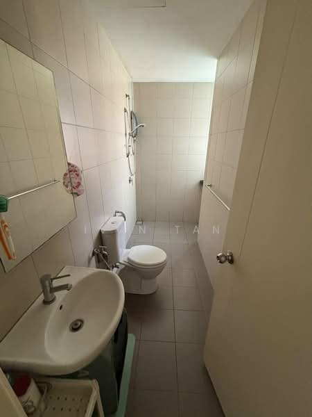 Kondominium untuk Dijual di 222 Residency - Ivan Tan - Bathroom - PropertyGuru.com.my
