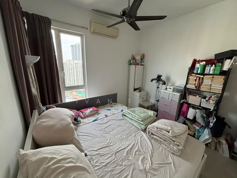 Kondominium untuk Dijual di 222 Residency - Ivan Tan - Bedroom - PropertyGuru.com.my