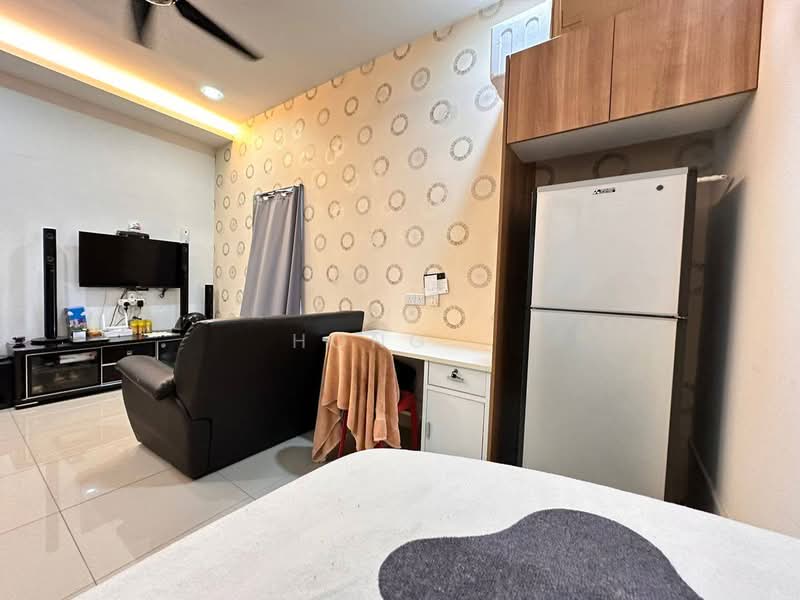 Service Residence for Sale at Palazio - Hong . - Living Room - PropertyGuru.com.my