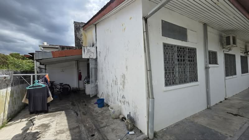 Rumah Berkembar untuk Dijual di Taman Ipoh Jaya (Ipoh) - Sam Lam - Exterior - PropertyGuru.com.my