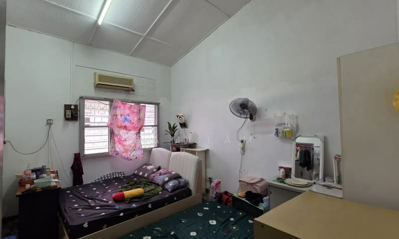 Rumah Berkembar untuk Dijual di Taman Ipoh Jaya (Ipoh) - Sam Lam - Bedroom - PropertyGuru.com.my