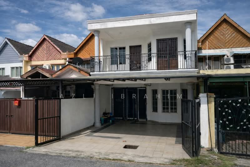 Rumah Teres 2 Tingkat untuk Dijual di Seksyen 19 (Shah Alam) - Azli Ibrahim - Exterior - PropertyGuru.com.my