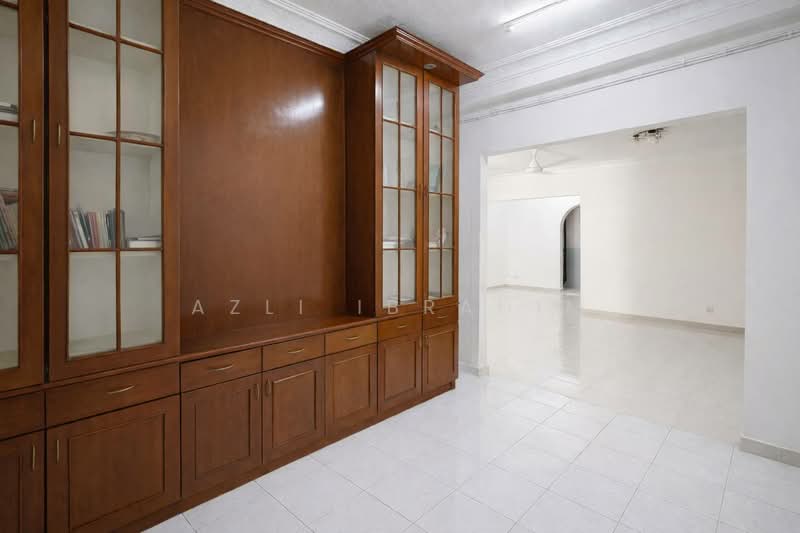 Rumah Teres 2 Tingkat untuk Dijual di Seksyen 19 (Shah Alam) - Azli Ibrahim - Living Room - PropertyGuru.com.my