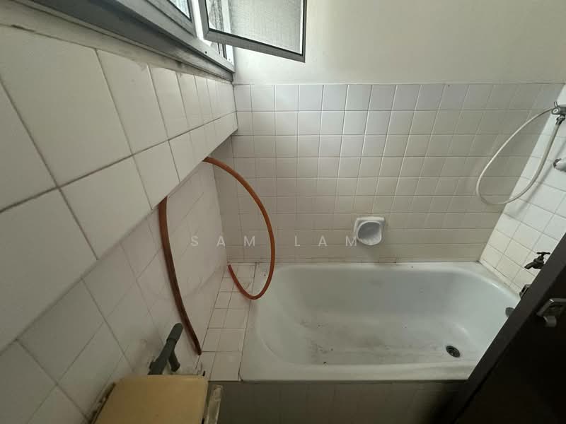 Rumah Teres 2 Tingkat untuk Dijual di Taman Bercham Jaya (Ipoh) - Sam Lam - Bathroom - PropertyGuru.com.my