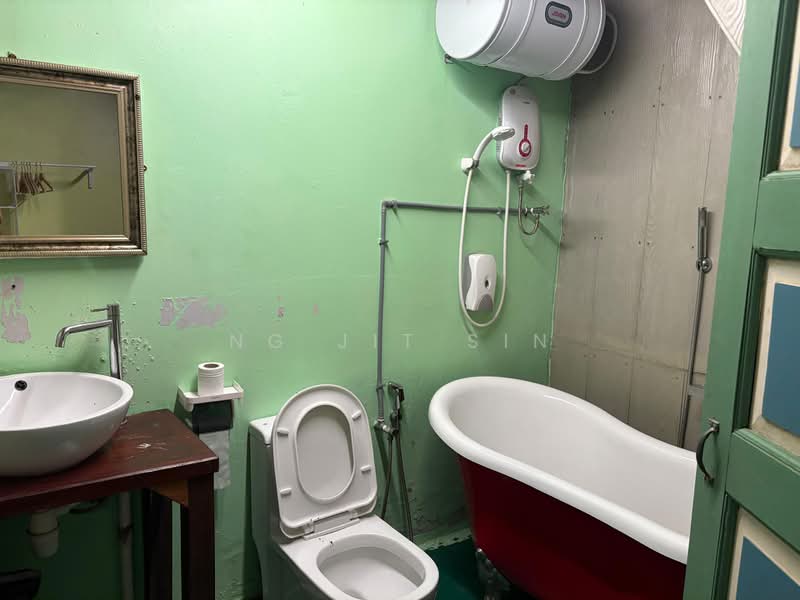 Kedai / Pejabat untuk Disewa di George Town (Penang) - Ng Jit Sin - Bathroom - PropertyGuru.com.my