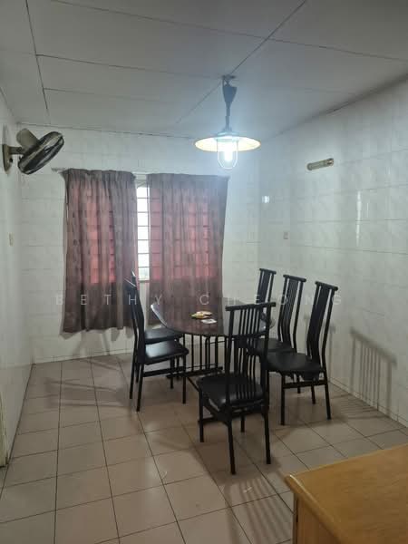 Rumah Teres 2 Tingkat untuk Disewa di Usj 3 (Subang Jaya) - Bethy Cheong - Dining Room - PropertyGuru.com.my