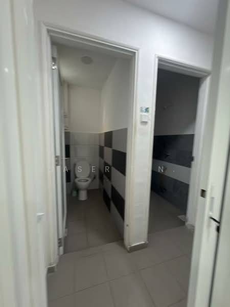 Shop / Office for Sale in Taman Johor Jaya (Johor Bahru) - SASER TAN. - Bathroom - PropertyGuru.com.my
