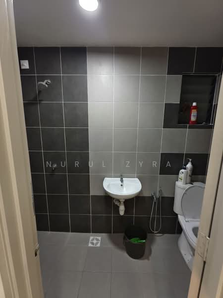 Servis Apartment untuk Disewa di Residensi Mutiara Kajang 2 - Nurul Zyra - Bathroom - PropertyGuru.com.my