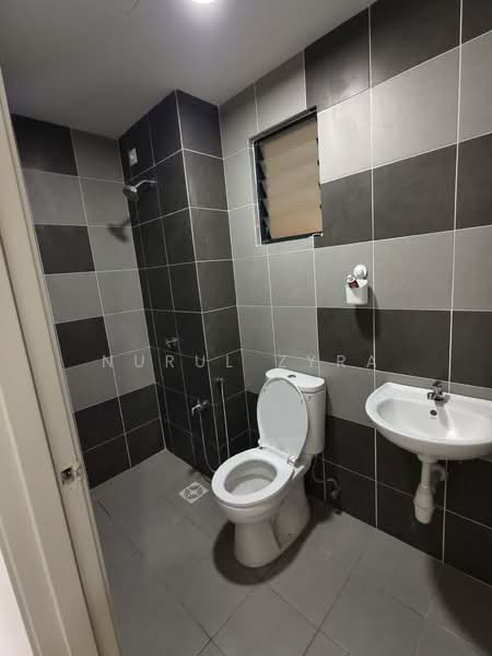 Servis Apartment untuk Disewa di Residensi Mutiara Kajang 2 - Nurul Zyra - Bathroom - PropertyGuru.com.my