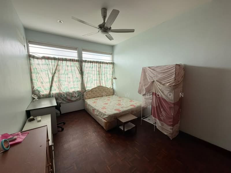 Semi-Detached House for Sale in Bukit Dumbar (Jelutong) - Zhonl Saw Boon Loong - Bedroom - PropertyGuru.com.my