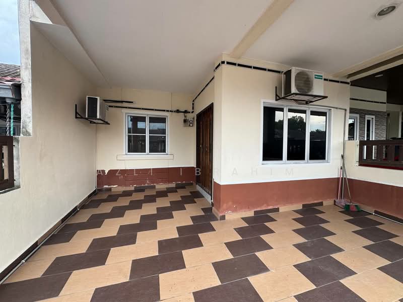 Rumah Teres 1 Tingkat untuk Dijual di Bandar Bukit Mahkota (Bangi) - Azli Ibrahim - Exterior - PropertyGuru.com.my