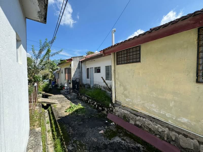 Rumah Teres 1 Tingkat untuk Dijual di Bandar Bukit Mahkota (Bangi) - Azli Ibrahim - Exterior - PropertyGuru.com.my