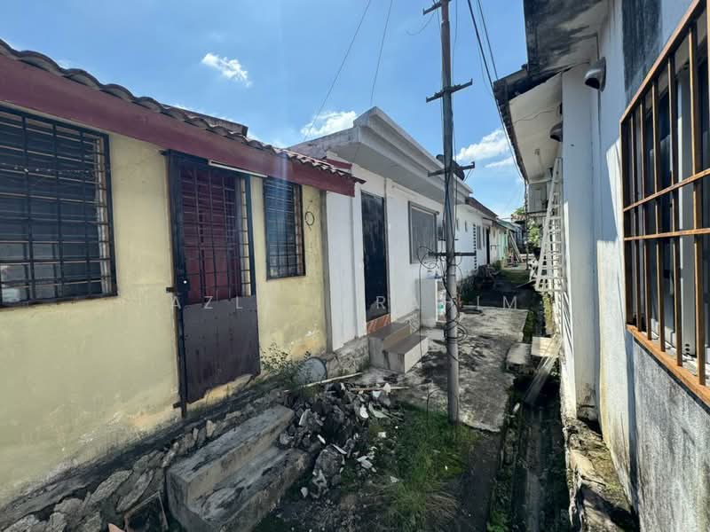 Rumah Teres 1 Tingkat untuk Dijual di Bandar Bukit Mahkota (Bangi) - Azli Ibrahim - Exterior - PropertyGuru.com.my