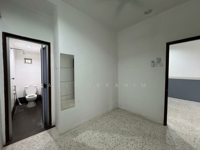 Rumah Teres 1 Tingkat untuk Dijual di Bandar Bukit Mahkota (Bangi) - Azli Ibrahim - Bathroom - PropertyGuru.com.my