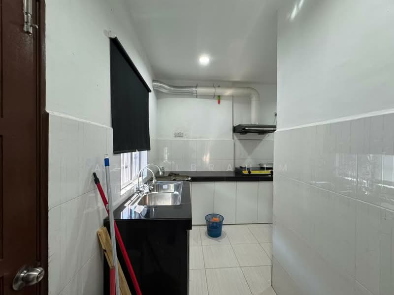 Rumah Teres 1 Tingkat untuk Dijual di Bandar Bukit Mahkota (Bangi) - Azli Ibrahim - Kitchen - PropertyGuru.com.my