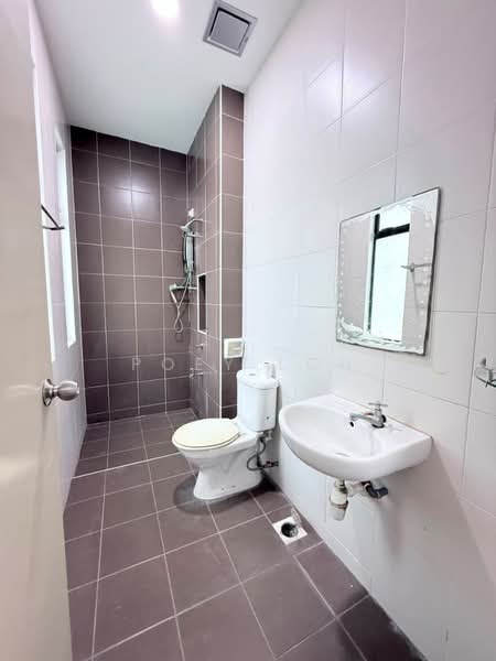 Rumah Kluster untuk Dijual di Taman Adda Heights (Tebrau) - Poey Loh - Bathroom - PropertyGuru.com.my