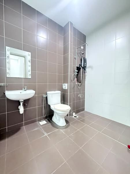 Rumah Kluster untuk Dijual di Taman Adda Heights (Tebrau) - Poey Loh - Bathroom - PropertyGuru.com.my