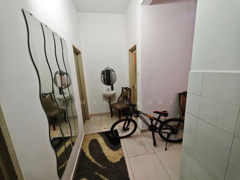 2-storey Terraced House for Sale in Presint 11 (Putrajaya) - Ilman Nahri - Corridor - PropertyGuru.com.my