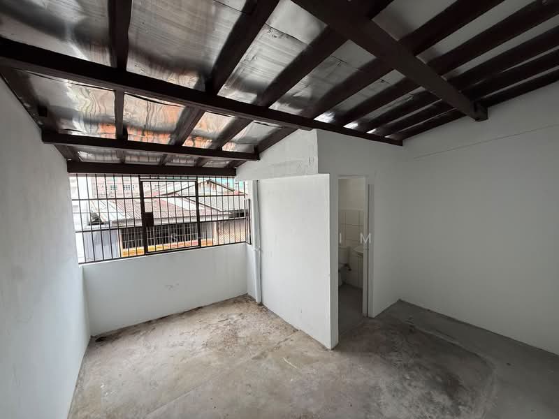 Shop / Office for Rent in George Town (Penang) - Shuyi Lim - Bathroom - PropertyGuru.com.my