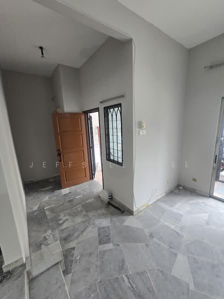 Rumah Teres 2 Tingkat untuk Disewa di Subang Jaya (Selangor) - JeffSally Lee - Entrance - PropertyGuru.com.my